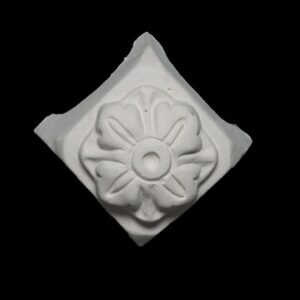 Boss-01 Raised Four Leaf Boss