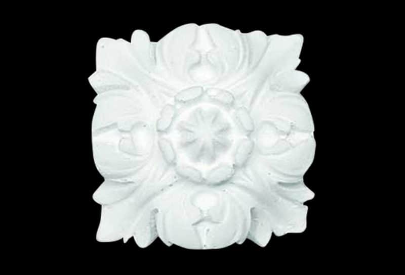 B07 - Large Square Ornate Boss