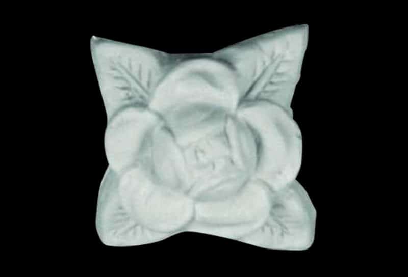 B09 - Rose Petal Boss