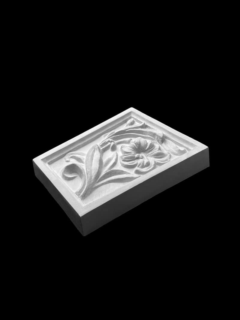 K36 CEMENT Tiger Lilly Large Keystone in Cement - Image 3